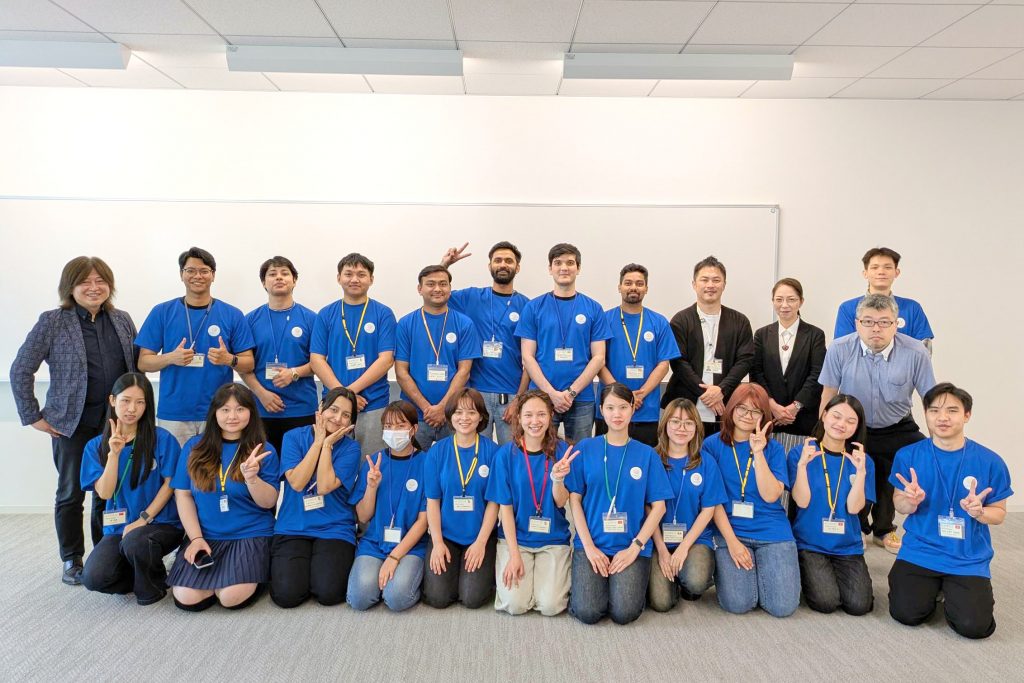 日本経済大学オープンキャンパスの通訳支援学生のメンバー